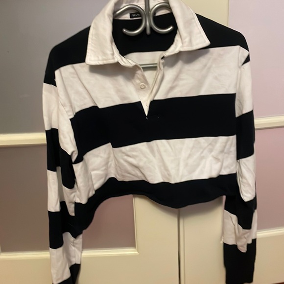 Brandy Melville crop shirt almost new! - Picture 1 of 4